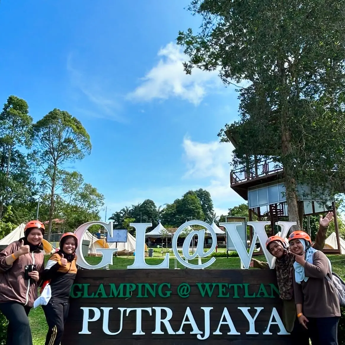 Makan tengah hari & check-out